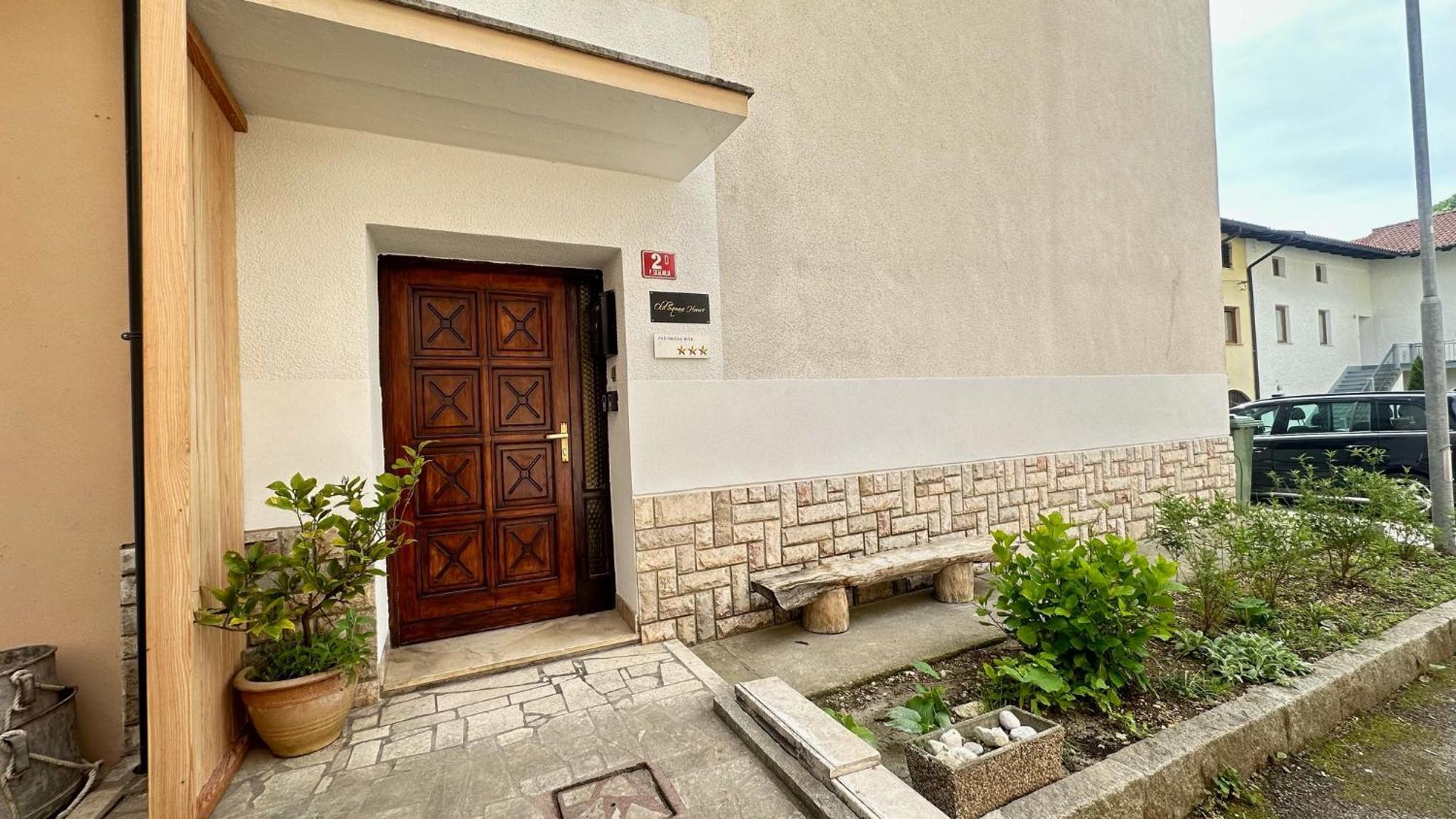 Ferienwohnung Old Square House - Hisa Na Starem Trgu Tolmin Exterior foto